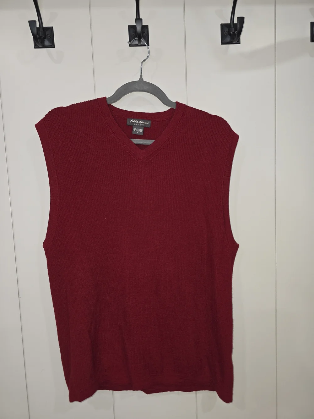 Eddie Bauer Men's V-Neck Knit Sweater Vest - Burgundy